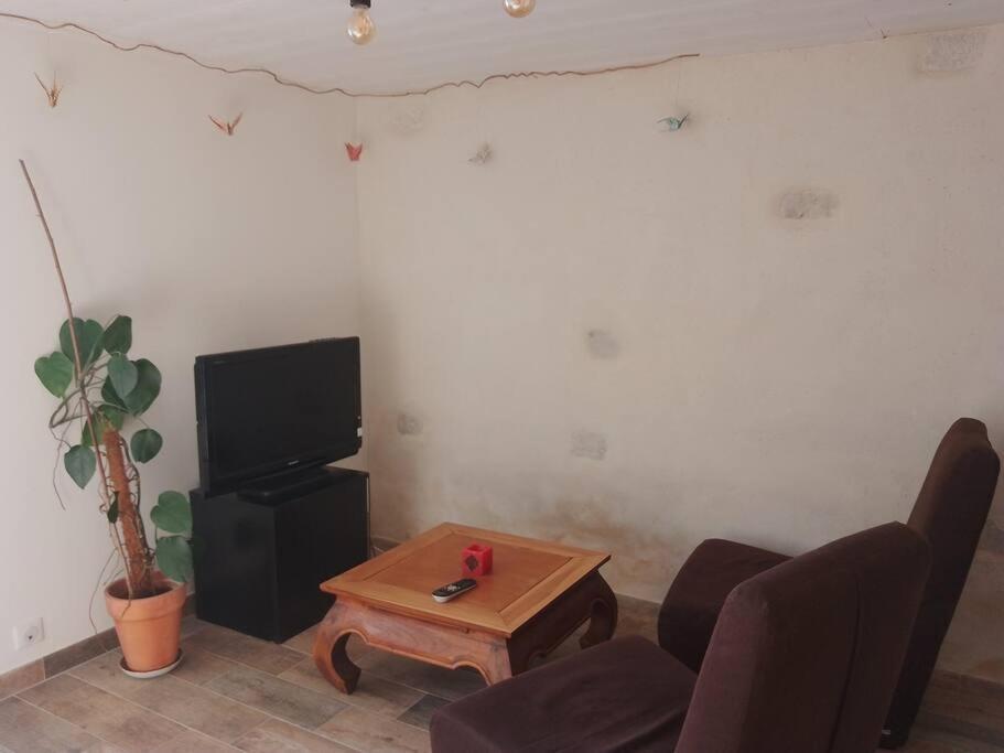 Logement Renove Proche Foret Baud Exterior photo
